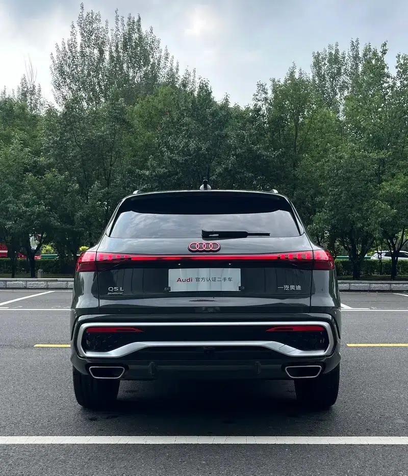 Audi Q5L 2026 2.0T Exclusive Edition for Million Users — миниатюра 3