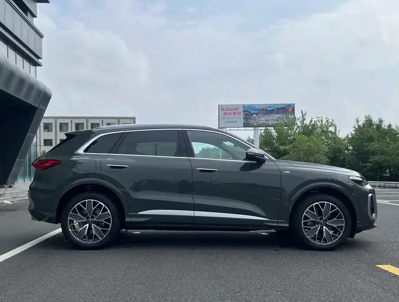 Audi Q5L 2026 2.0T Exclusive Edition for Million Users — миниатюра 5