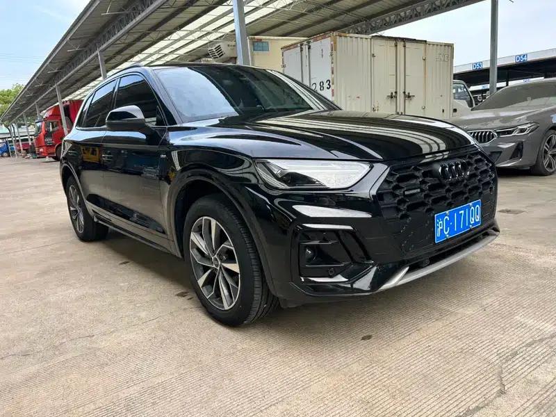 Audi Q5L 2023 40T Luxury Dynamic — миниатюра 3