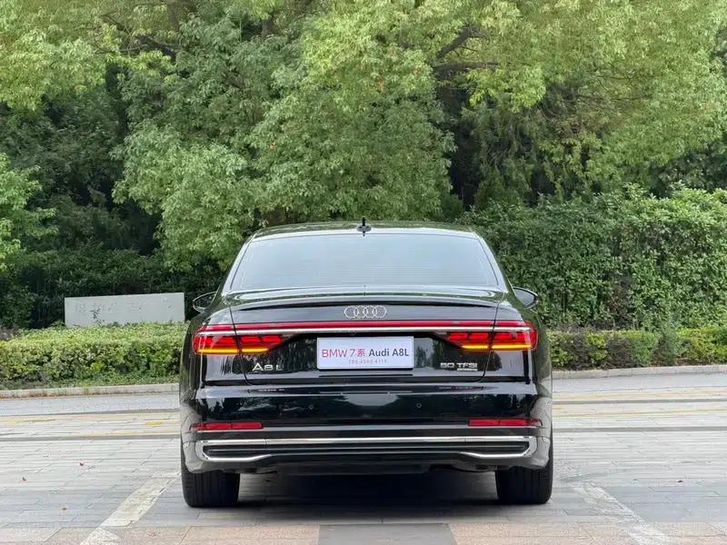2023 Audi A8 A8L 50 TFSI quattro Premium — миниатюра 5