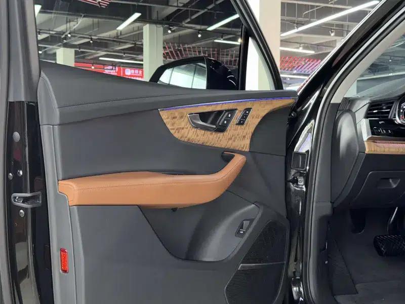 Audi Q7 2025 55 TFSI quattro S line Black Knight Edition — миниатюра 23