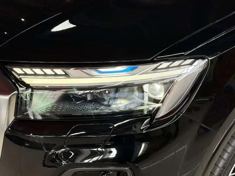 Audi Q7 2025 55 TFSI quattro S line Black Knight Edition — миниатюра 4