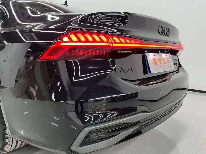 2024 Audi A7L 45 TFSI quattro Black Edition — миниатюра 11