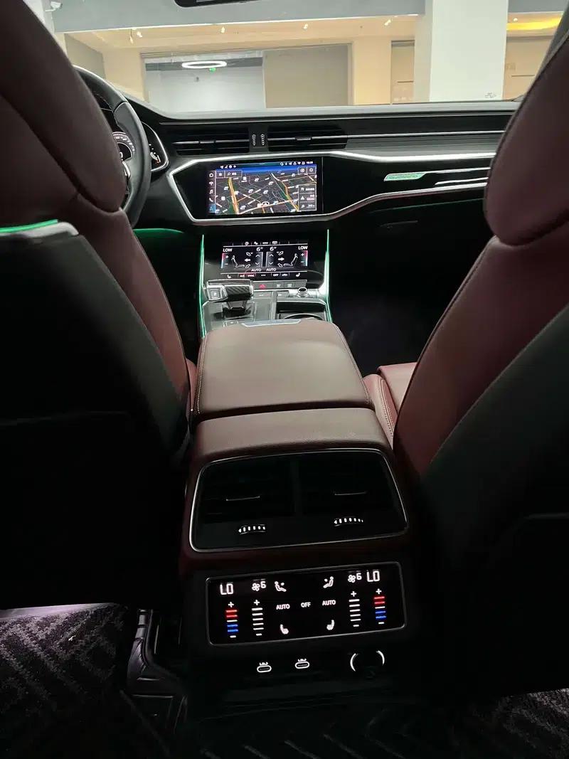 2024 Audi A7L 45 TFSI quattro Black Edition — миниатюра 9