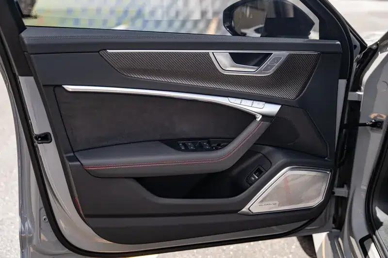2022 Audi RS 6 RS 6 4.0T Avant — миниатюра 8