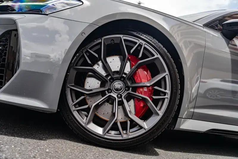 2022 Audi RS 6 RS 6 4.0T Avant — миниатюра 9