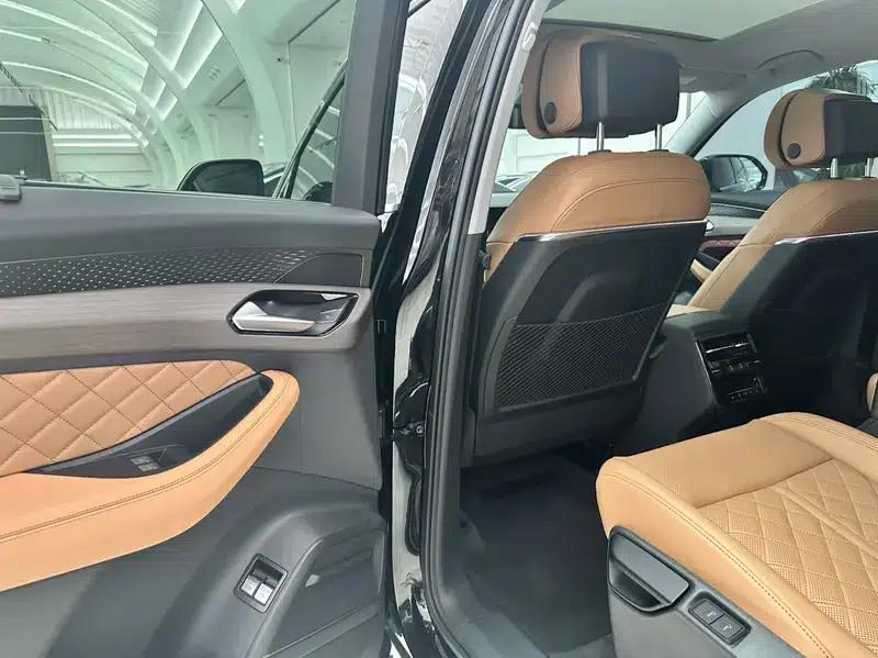 Audi Q6 2024 45TFSI quattro Qiyun Edition Yulin Package 6-seater — миниатюра 12