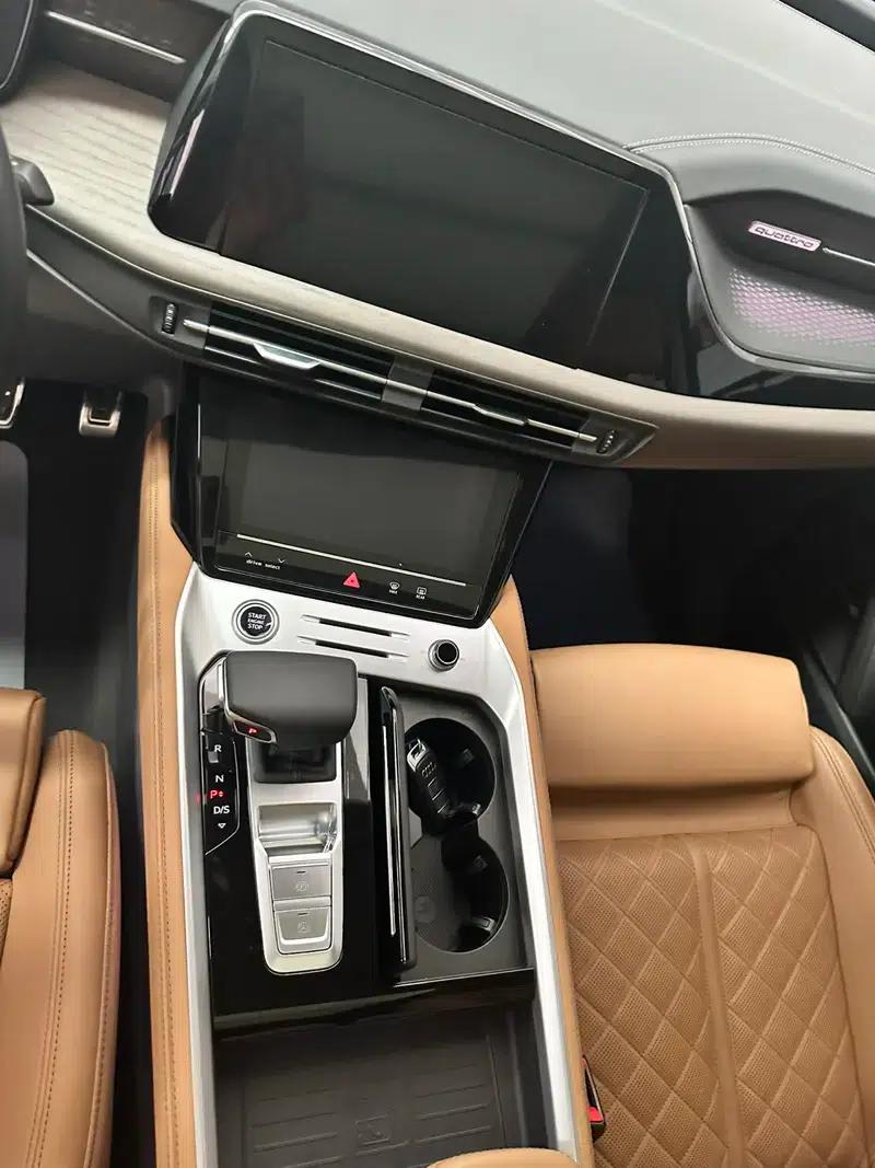 Audi Q6 2024 45TFSI quattro Qiyun Edition Yulin Package 6-seater — миниатюра 7