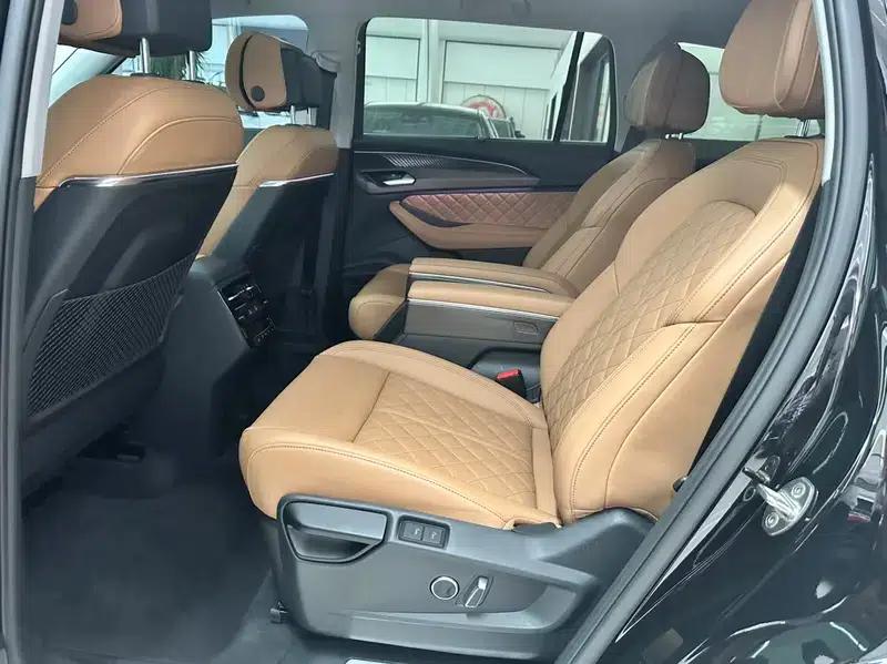 Audi Q6 2024 45TFSI quattro Qiyun Edition Yulin Package 6-seater — миниатюра 10