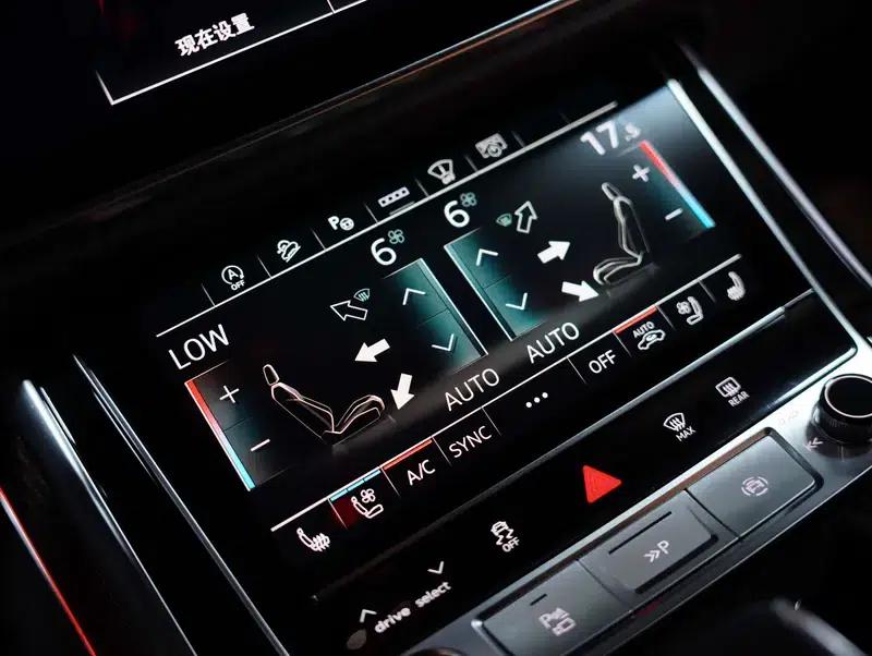 2022 Audi RS Q8 4.0T — миниатюра 17