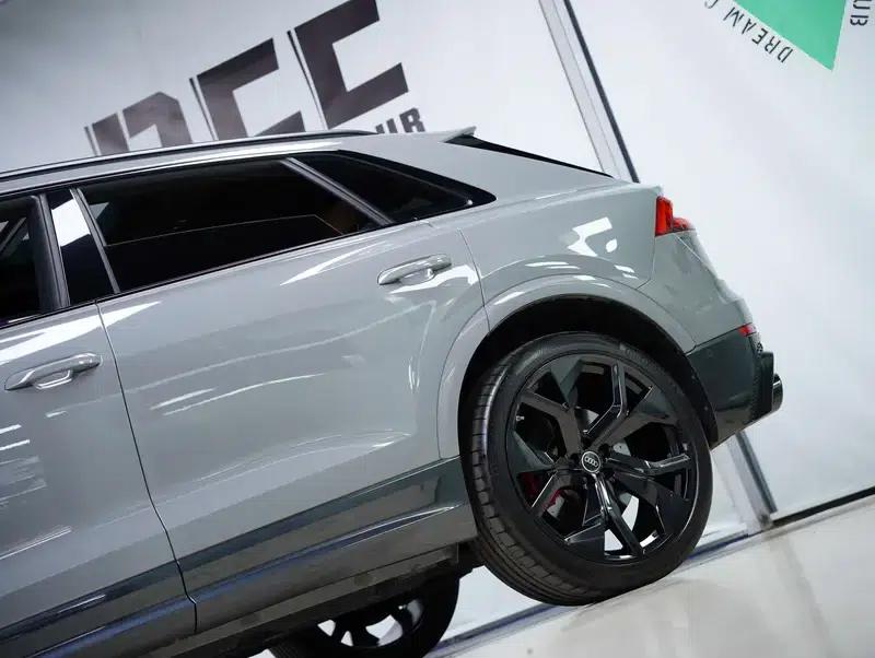 2022 Audi RS Q8 4.0T — миниатюра 25