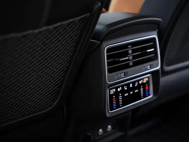 2022 Audi RS Q8 4.0T — миниатюра 28
