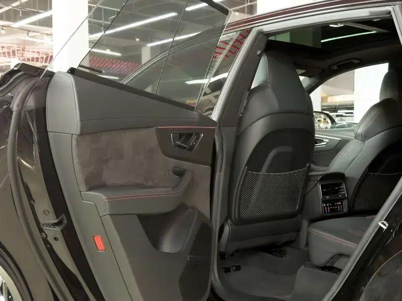 2022 Audi RS Q8 4.0T — миниатюра 21