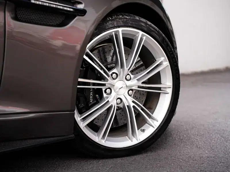 2013 Vanquish 6.0L Standard Model — миниатюра 16