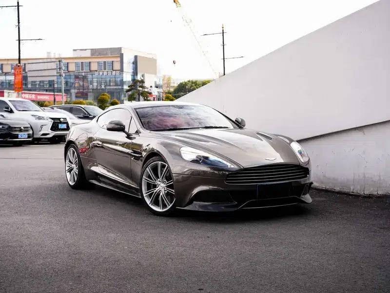 2013 Vanquish 6.0L Standard Model — миниатюра 3