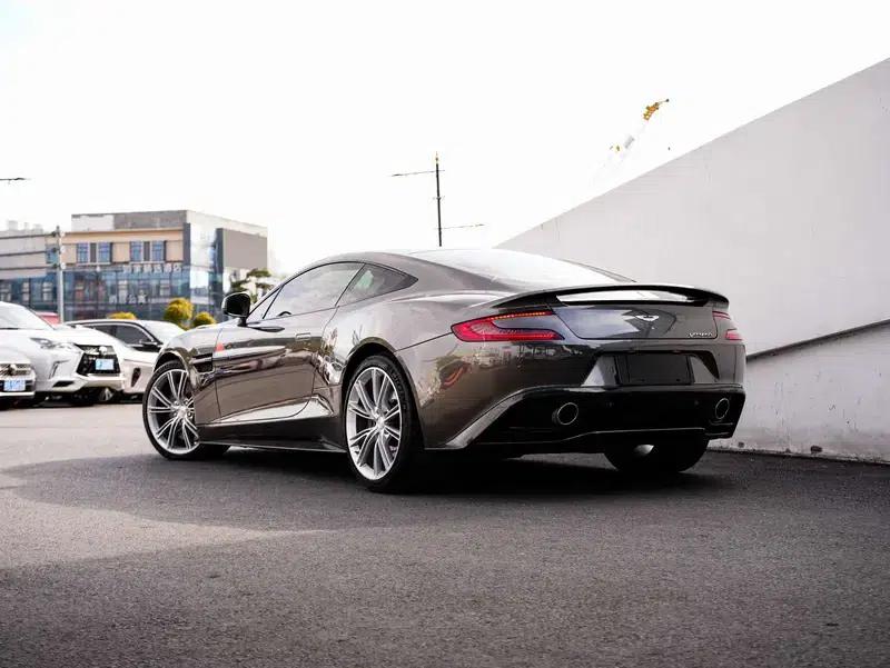 2013 Vanquish 6.0L Standard Model — миниатюра 5