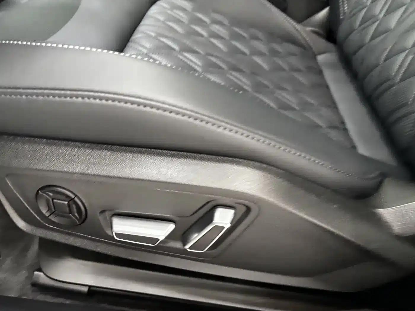Audi A6L 2025 45 TFSI quattro Premium Dynamic Edition — миниатюра 12