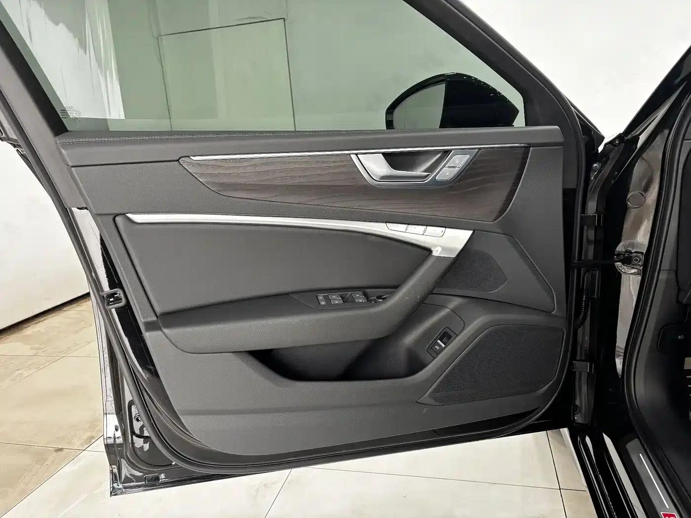 Audi A6L 2025 45 TFSI quattro Premium Dynamic Edition — миниатюра 10