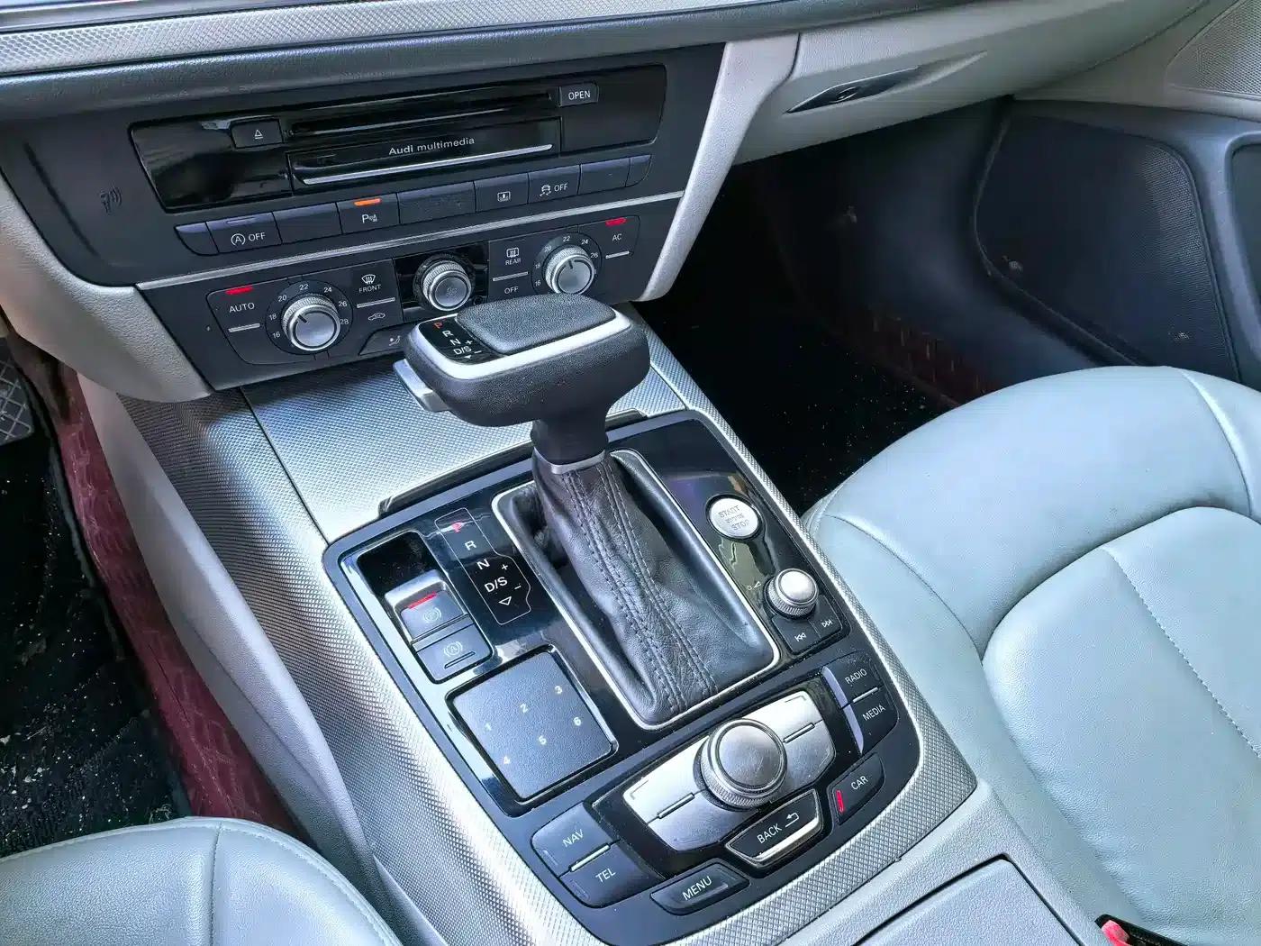 Audi A6L 2012 TFSI Standard Edition — миниатюра 12