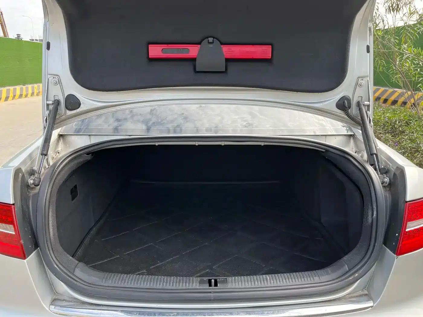 Audi A6L 2010 2.4L Technology Edition — миниатюра 14