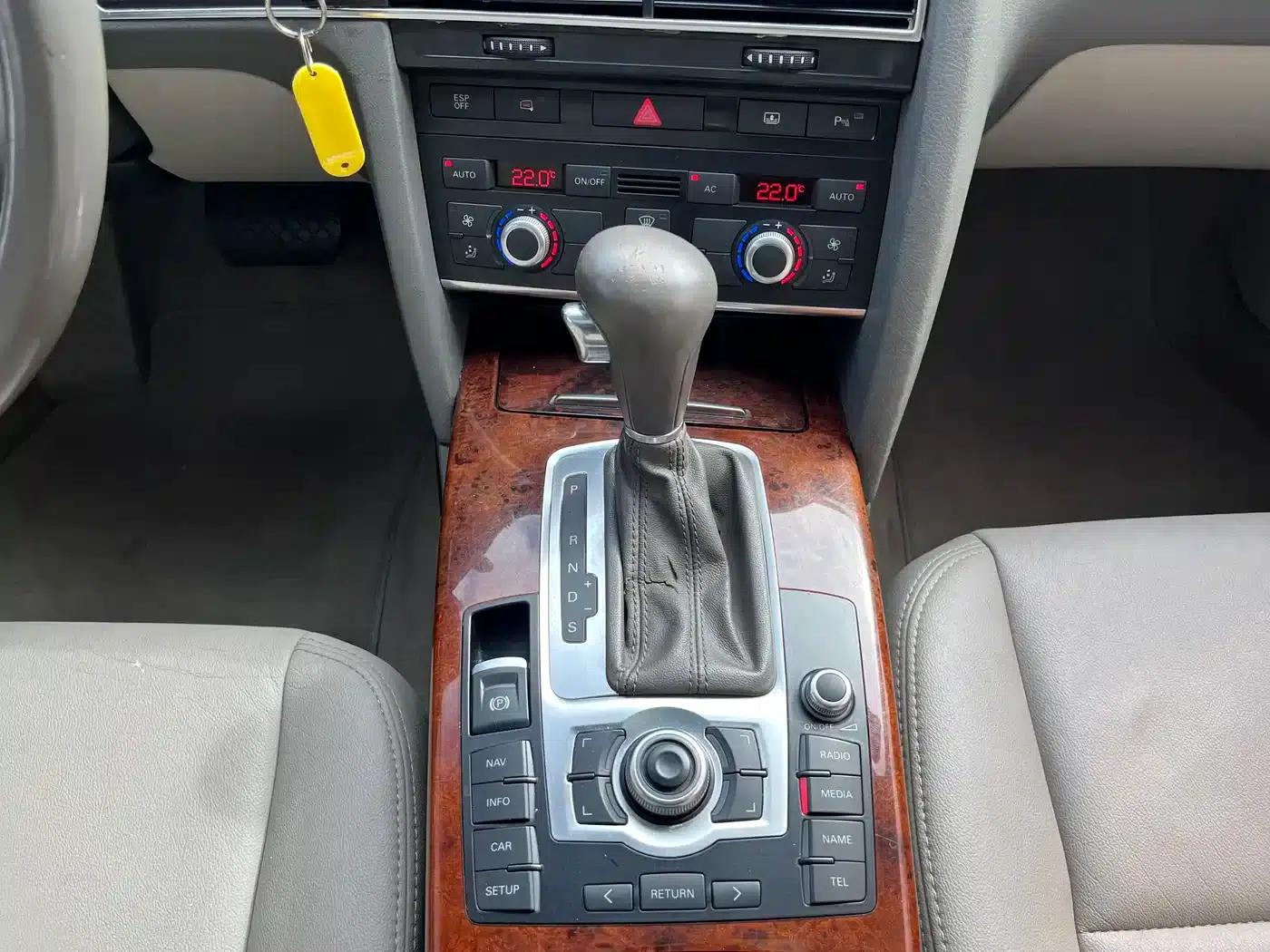 Audi A6L 2010 2.4L Technology Edition — миниатюра 10