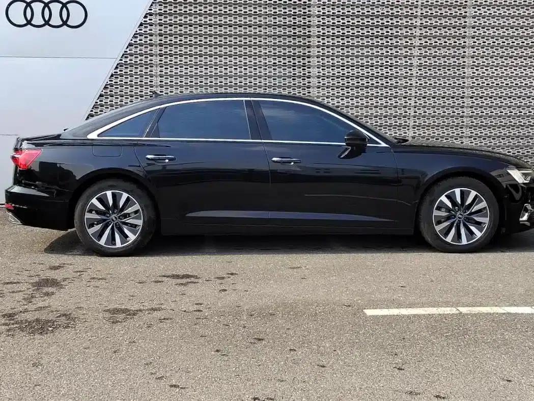 Audi A6L 2023 45 TFSI Premium Elegance — миниатюра 3