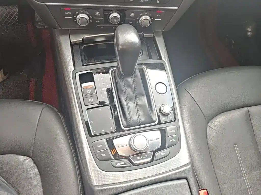 Audi A6L 2018 30th Anniversary Edition 35 TFSI Fashion Model — миниатюра 14