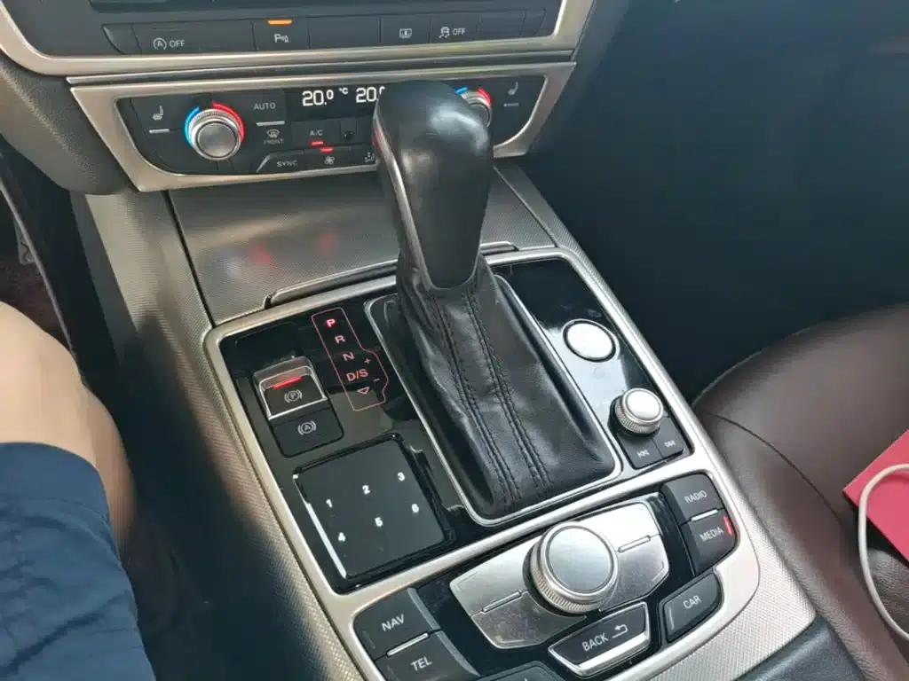 Audi A6L 2018 30th Anniversary Edition 45 TFSI quattro Sport — миниатюра 14