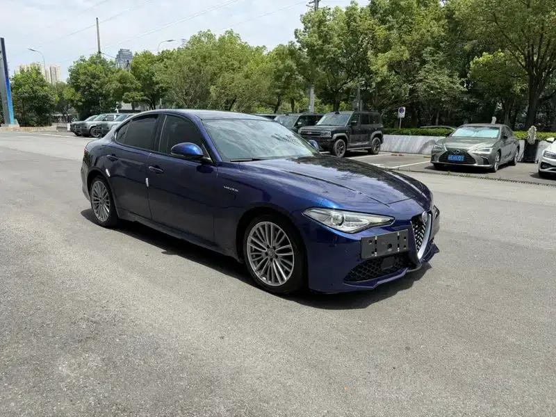 Giulia Juliet 2017 2.0T 280HP Luxury Sport Edition — миниатюра 3