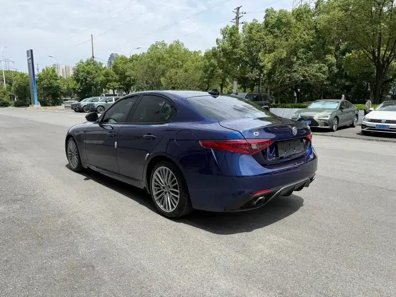 Giulia Juliet 2017 2.0T 280HP Luxury Sport Edition — миниатюра 4
