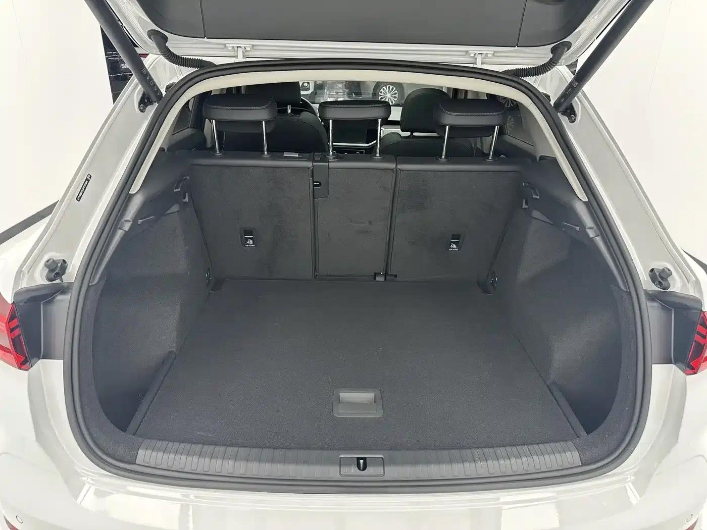 Audi Q3 2023 35 TFSI Fashion Dynamic (1.4T) — миниатюра 18