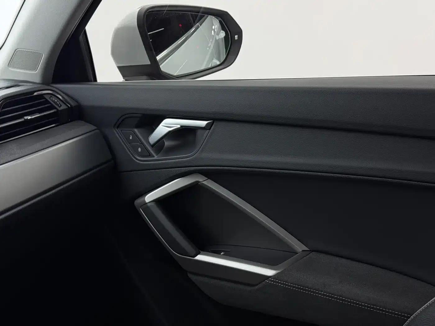 Audi Q3 2023 35 TFSI Fashion Dynamic (1.4T) — миниатюра 10