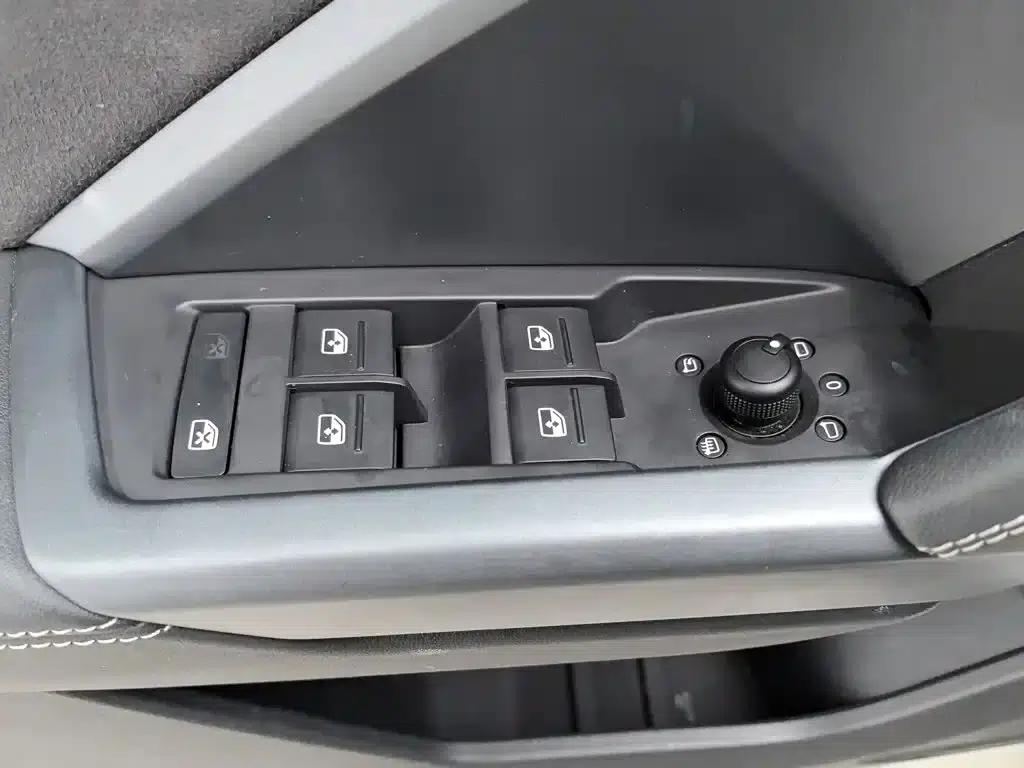Audi Q3 2024 35 TFSI Fashion Dynamic Edition — миниатюра 9