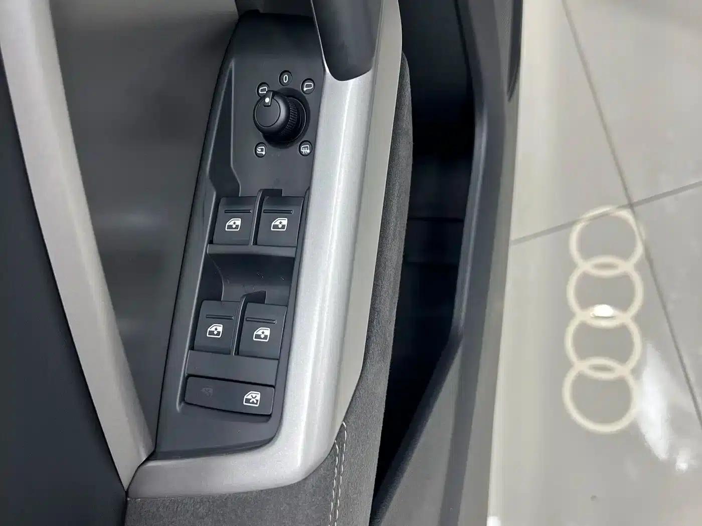 Audi Q3 2023 35 TFSI Fashion Dynamic (1.4T) — миниатюра 22