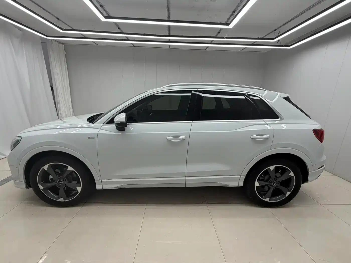 Audi Q3 2023 35 TFSI Fashion Dynamic (1.4T) — миниатюра 2
