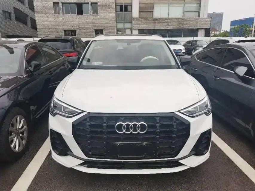 Audi Q3 2023 35 TFSI Fashion Dynamic (1.4T) — миниатюра 2