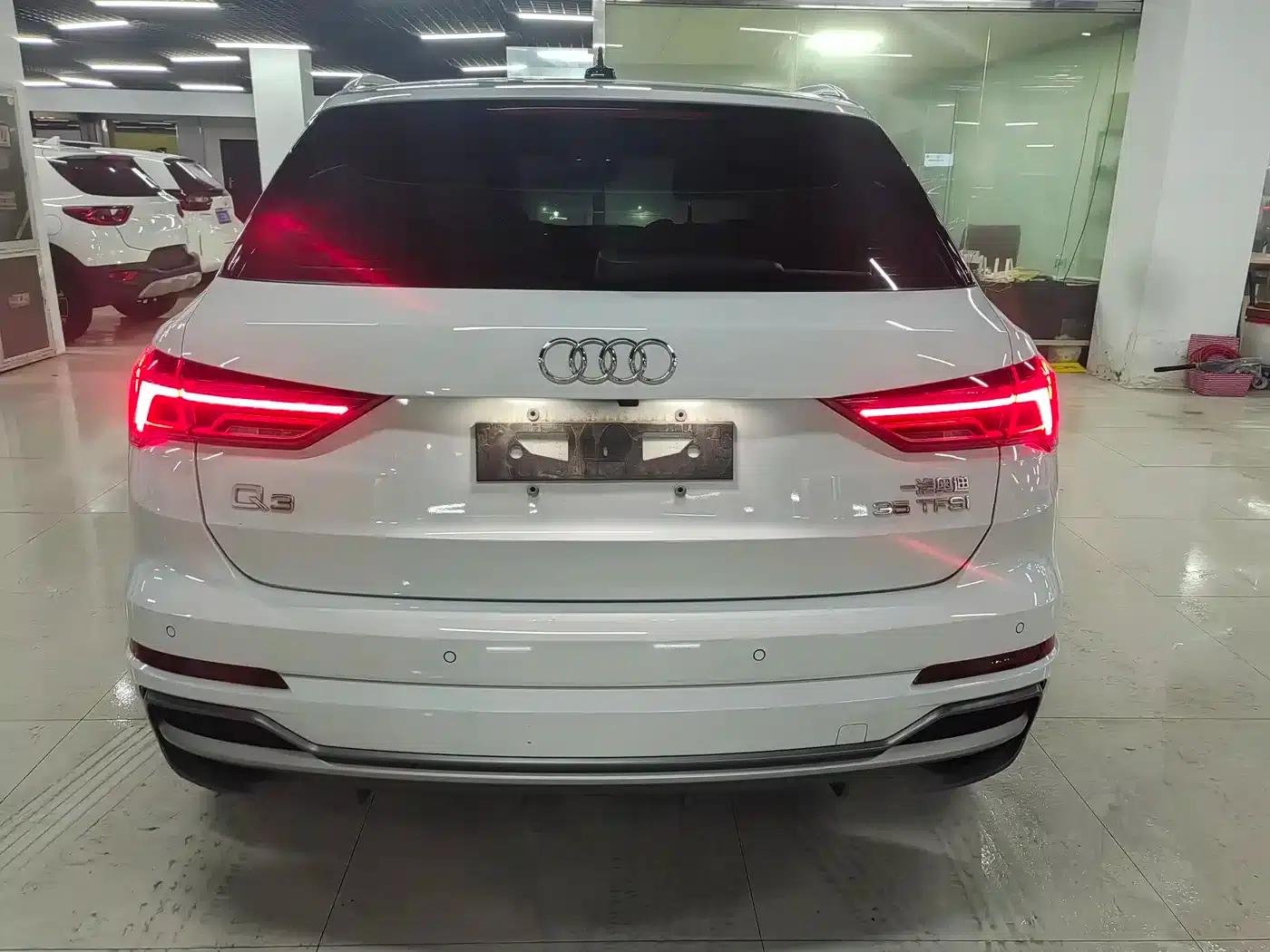 Audi Q3 2022 35 TFSI Fashion Dynamic Edition — миниатюра 3