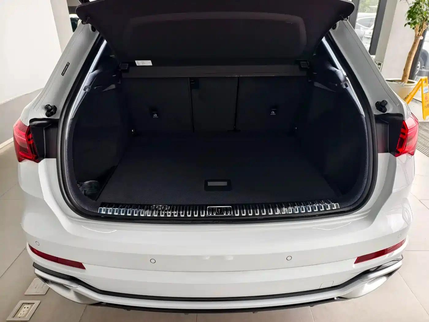 Audi Q3 2024 35 TFSI Fashion Dynamic Edition — миниатюра 14