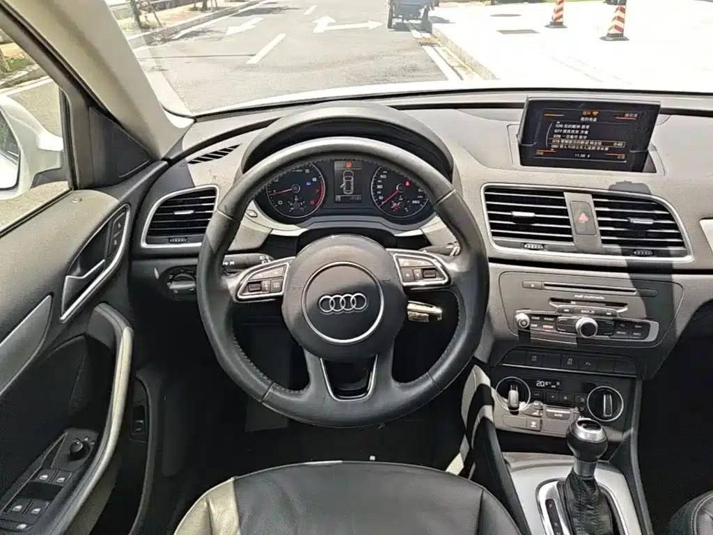 Audi Q3 2018 30th Anniversary Edition 30 TFSI Fashion Model — миниатюра 11