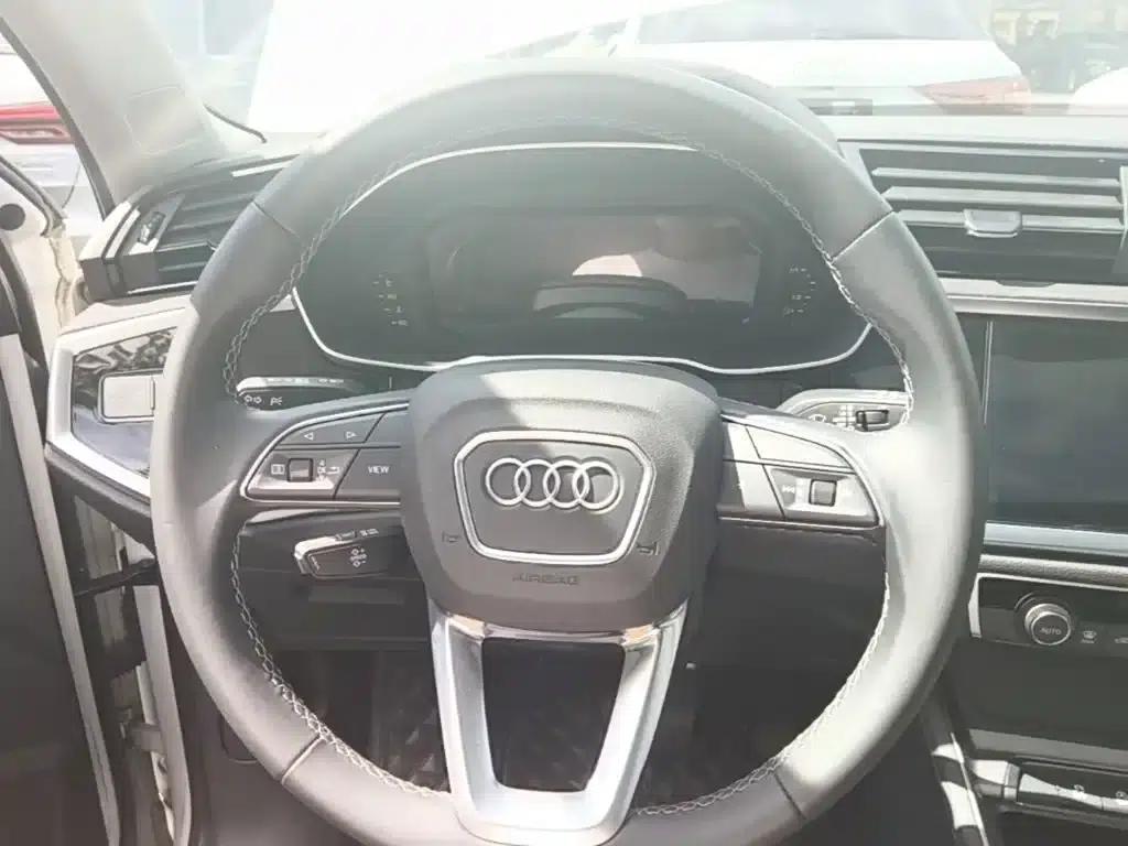 Audi Q3 2023 35 TFSI Progressive Dynamic (1.4T) — миниатюра 11
