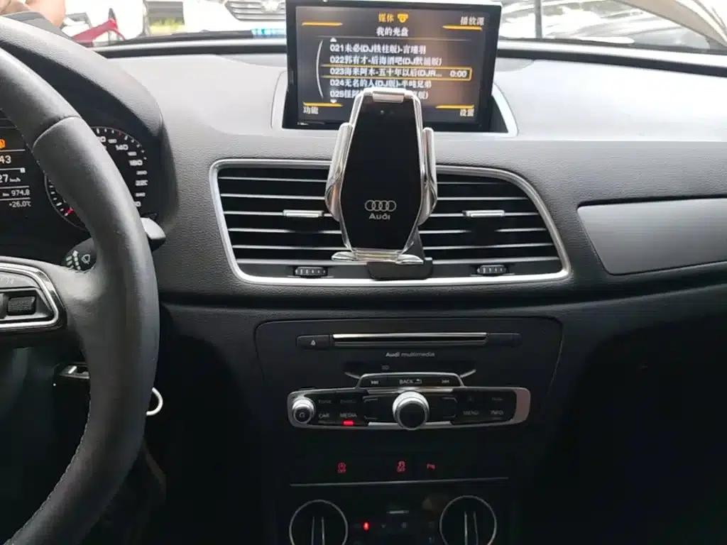 Audi Q3 2018 30th Anniversary Edition 35 TFSI Fashion Model — миниатюра 13