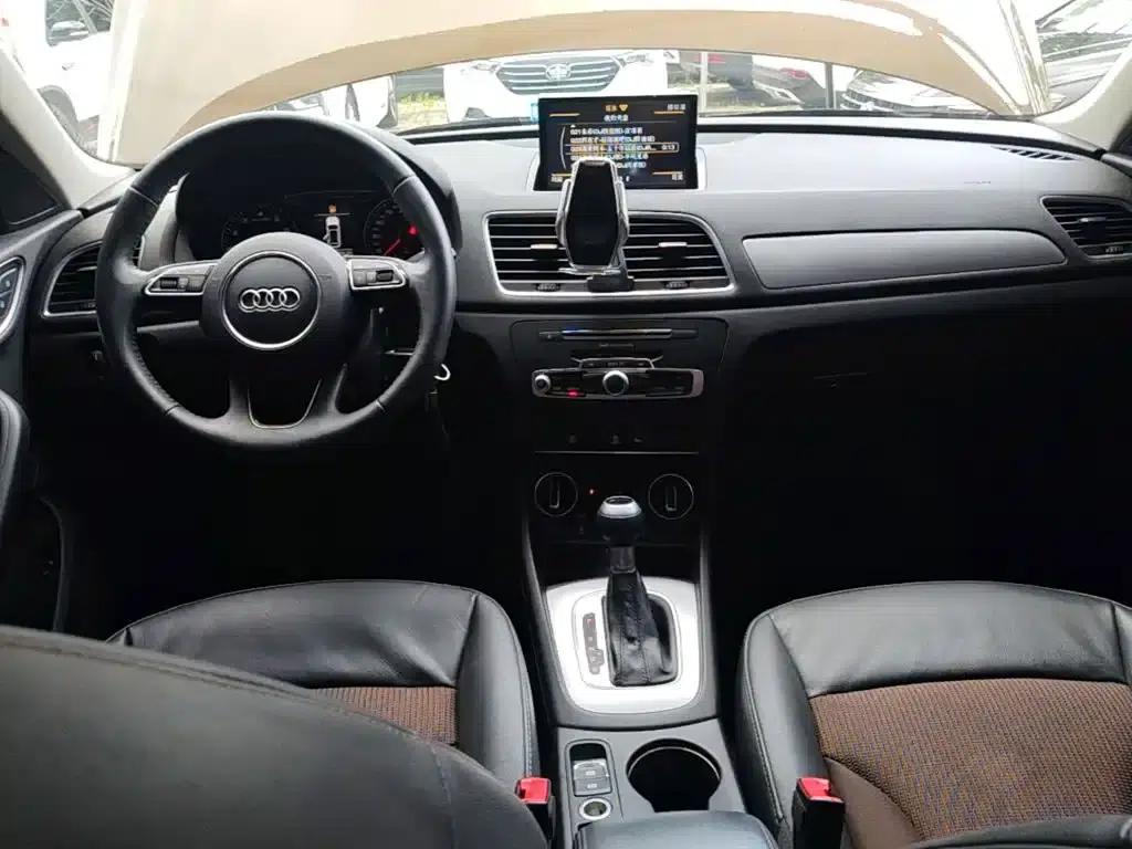 Audi Q3 2018 30th Anniversary Edition 35 TFSI Fashion Model — миниатюра 10