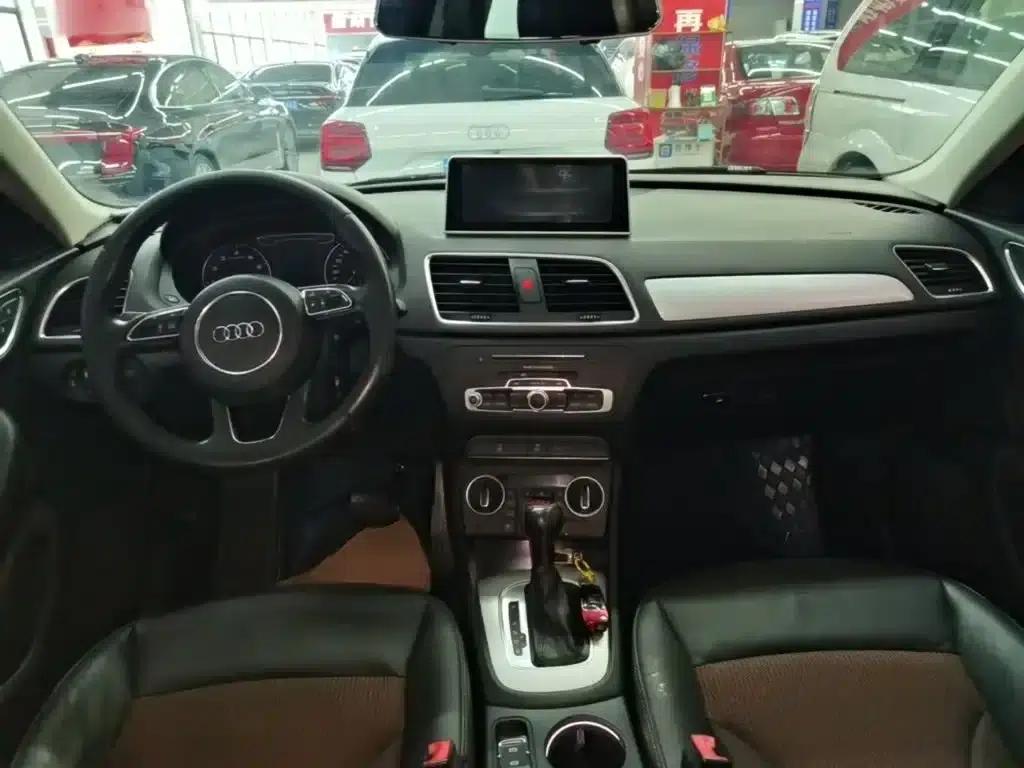 Audi Q3 2018 30th Anniversary Edition 35 TFSI Fashion Model — миниатюра 10