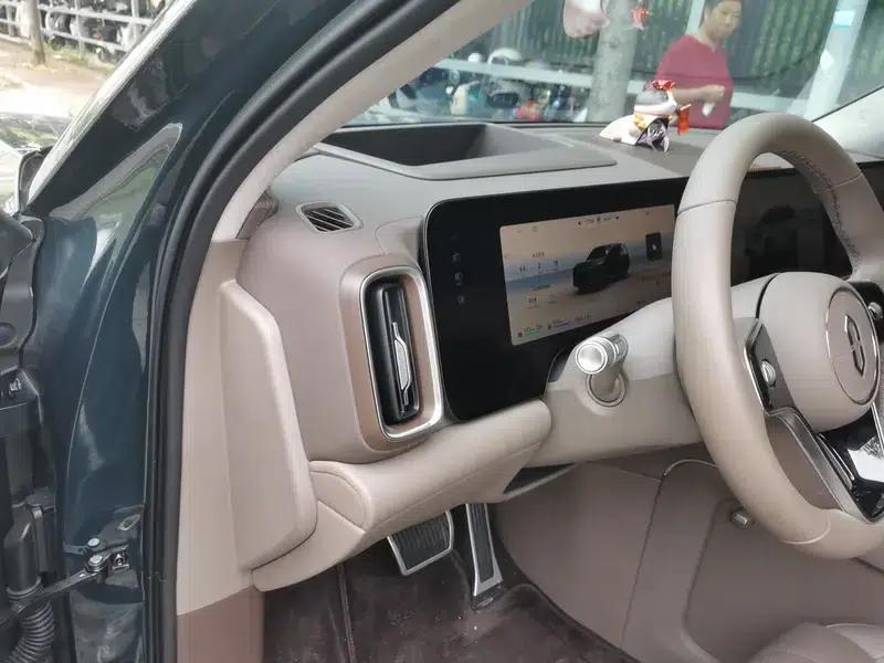 Wenjie M9 2024 Extended Range Max 5-Seater — миниатюра 13