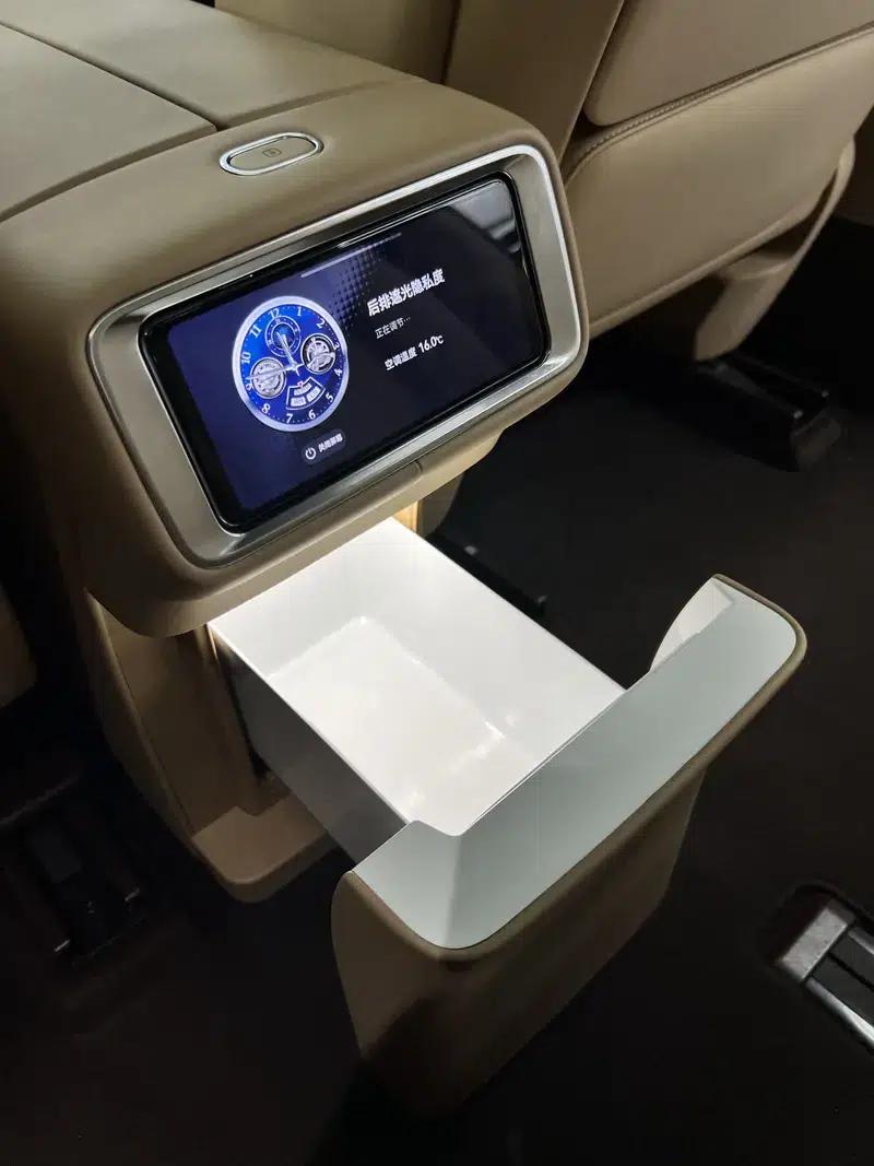 Wenjie M9 2025 Ultra Extended Range Six-Seat Version (192-line LiDAR) — миниатюра 16