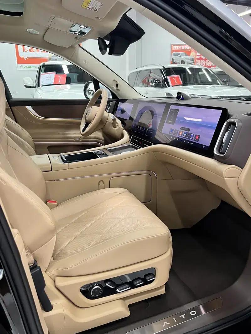Wenjie M9 2025 Ultra Extended Range Six-Seat Version (192-line LiDAR) — миниатюра 10