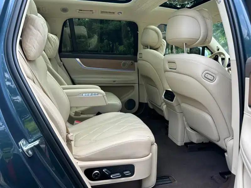 Wenjie M9 2024 Ultra Range Extended 6-Seater — миниатюра 19