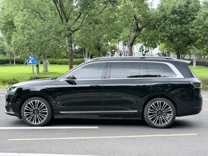 Wenjie M9 2024 Pure Electric Ultra Six-Seat Edition — миниатюра 4