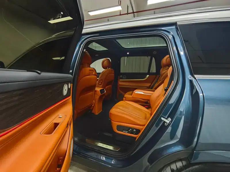 Wenjie M9 2024 Ultra Range Extended 6-Seater — миниатюра 18