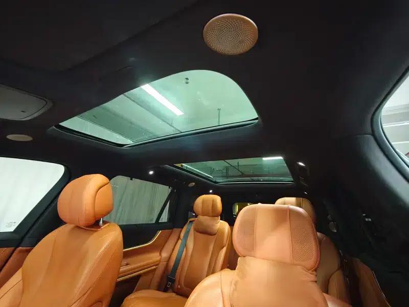 Wenjie M9 2024 Ultra Range Extended 6-Seater — миниатюра 19